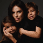 Débora Silva celebra o Dia das Mães com ensaio emocionante ao lado dos filhos José e Clara
